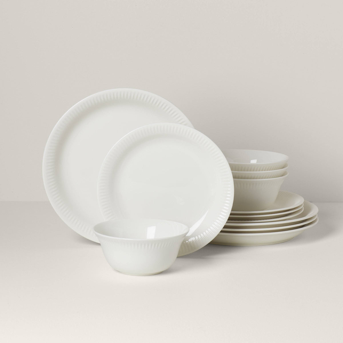 12 Piece White Dinnerware Set J546