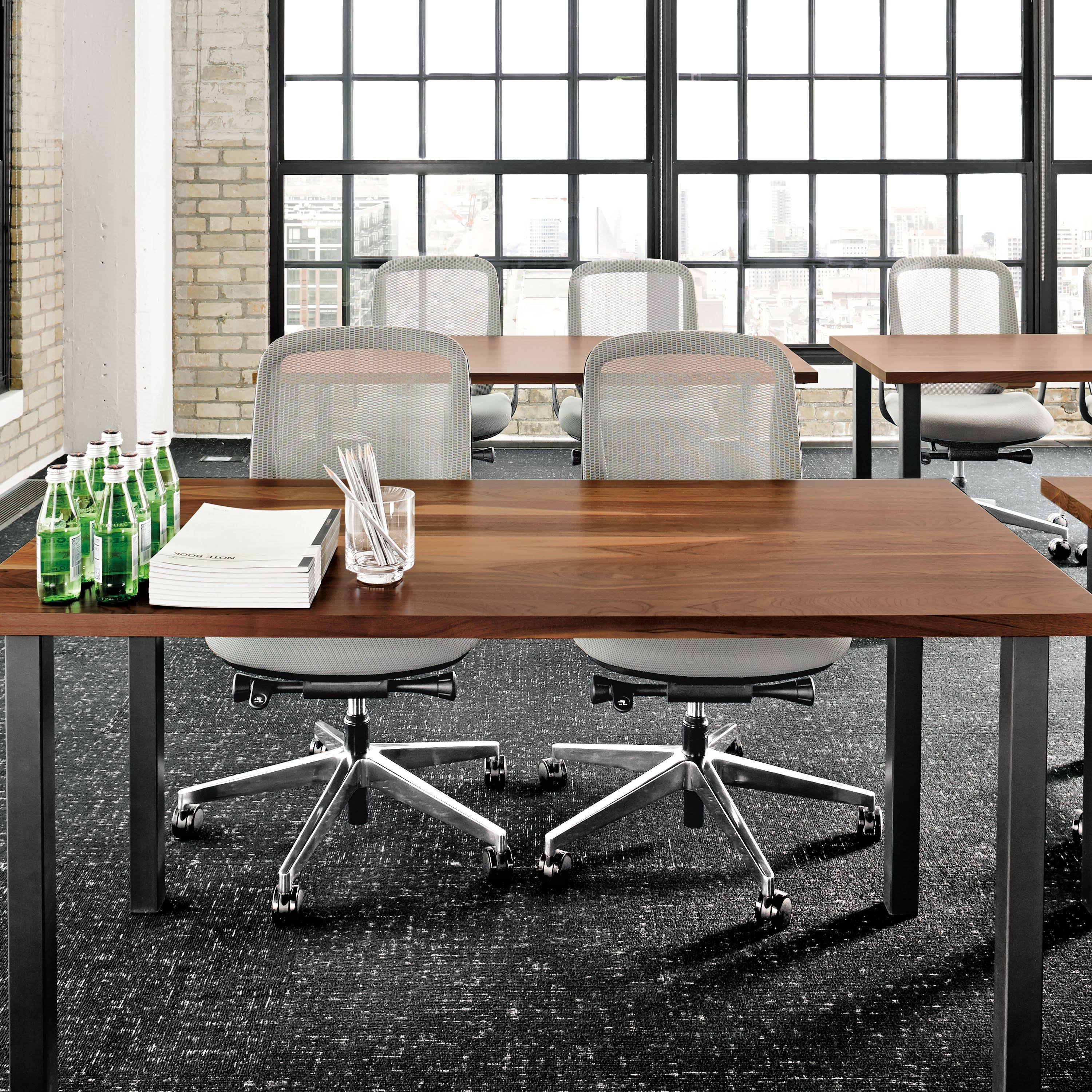 Maple Top White Base Table O9513